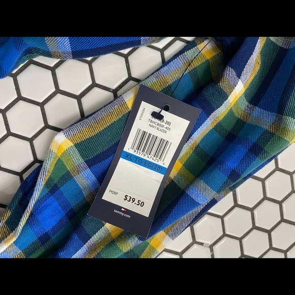 NWT Tommy Hilfiger boys shirt size XL - Picture 2 of 5